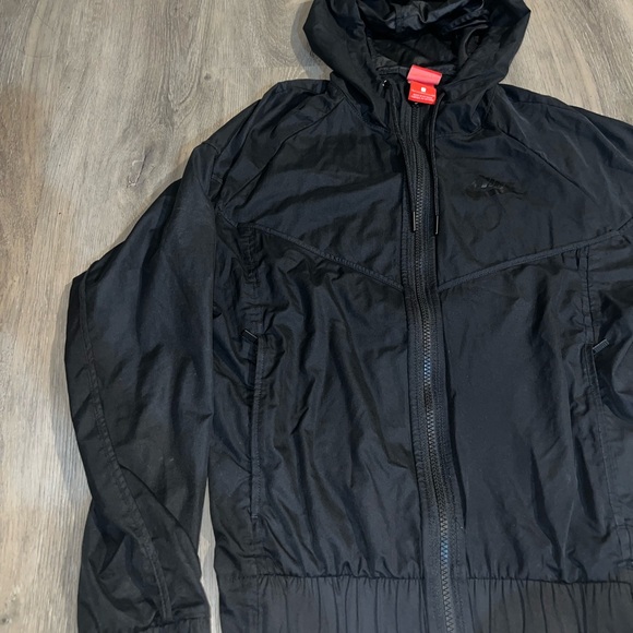 NIKE Womens Sportswear Windrunner Jacket - Picture 2 of 5